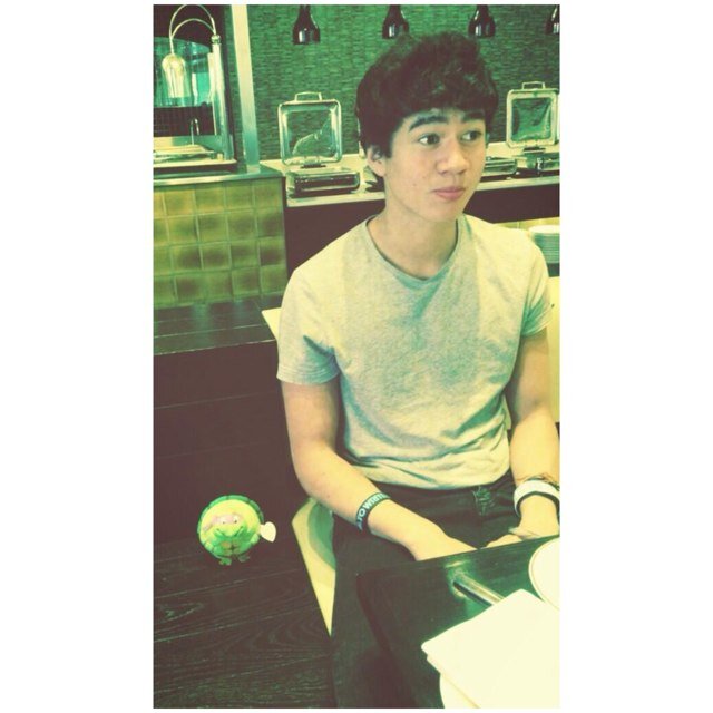 Calum Hood the member of 5SOS (role-play of @calum5SOS )