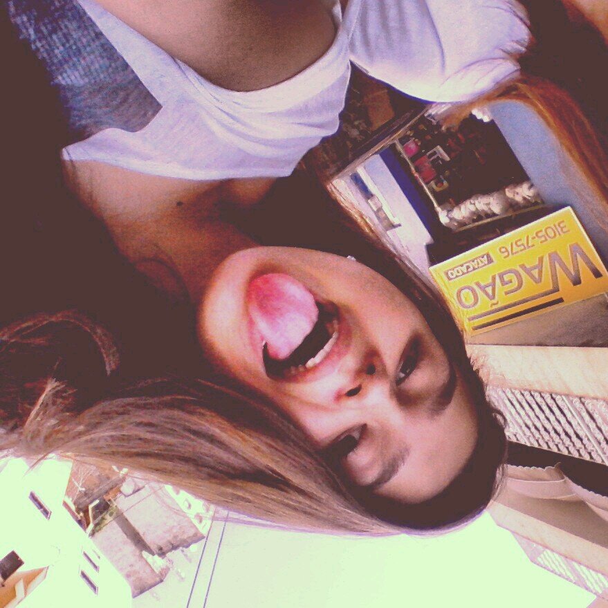 Aquariana, 19/2, cupcakes, candies, pizza, coke. Miley Cyrus♥ Harry Potter♥
''Vivemos tempos de loucos amores Só é feliz quem sabe o que quer''