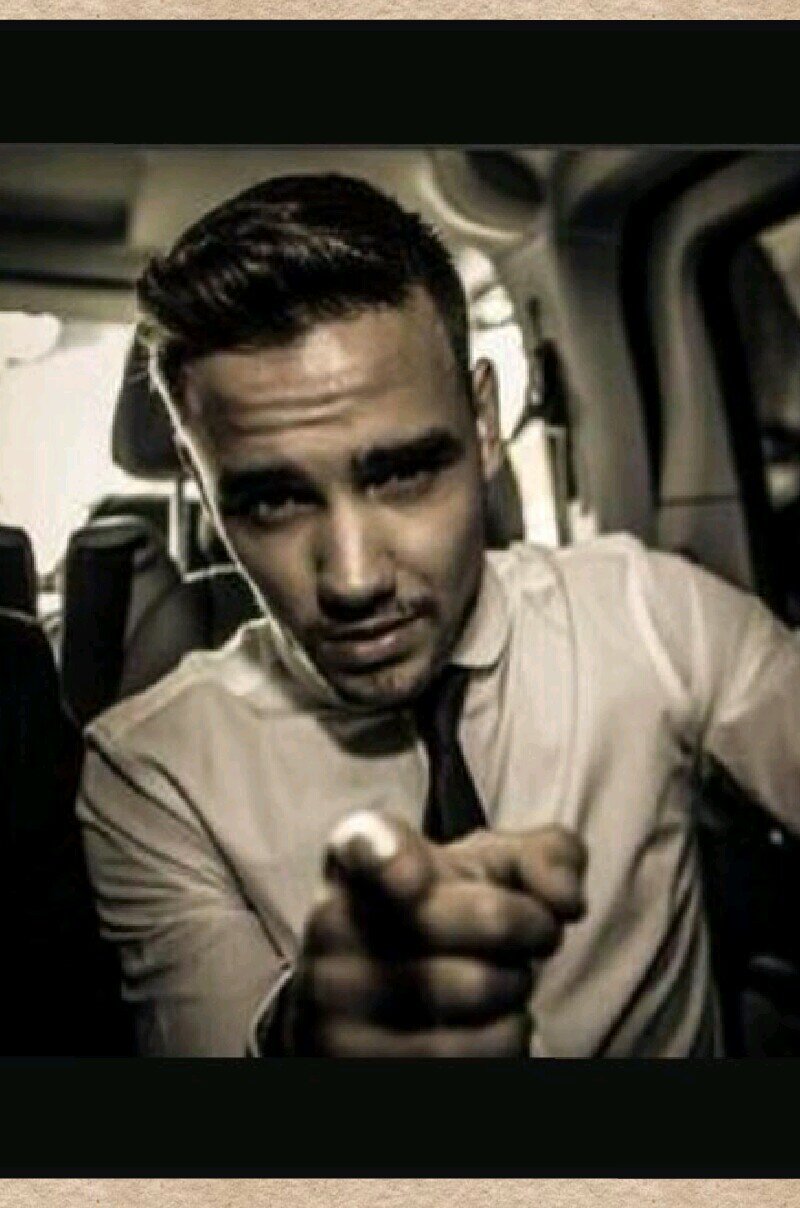 Hi every one. Follow me x. I love all of the fans!! you guys are amazing.