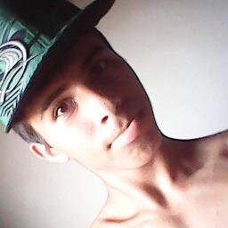 Adoro correr e malhar . sou fãn do sertanejo mais adoro um Proibidao //funk ate o chão// sou muito legal mais nao gosto de folgaçao. Quer me conhecer twita aqi.