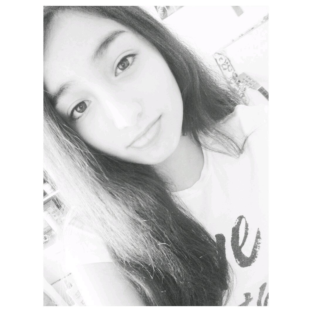 Holi me llamo cata  amo la musica, me encanta me gusta mucho justin bieber, selena G, denis rosenthal, un poco de nevershoutnever , lil wayne de todo un poco :D