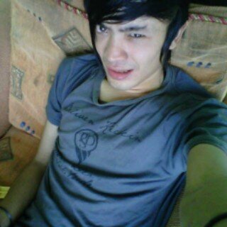 dunia mu dunia ku ...hidupmu n hidupku... jng jnggu jng prnah iri... n jngan paksa aku buat mlakukan ssuatu pada mu... camkan itu