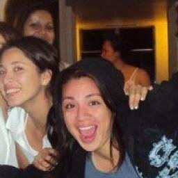 Me dicen red desde que tengo 10 años... la historia es muy vergonzosa como para contarse así que NO PREGUNTEN hahaha