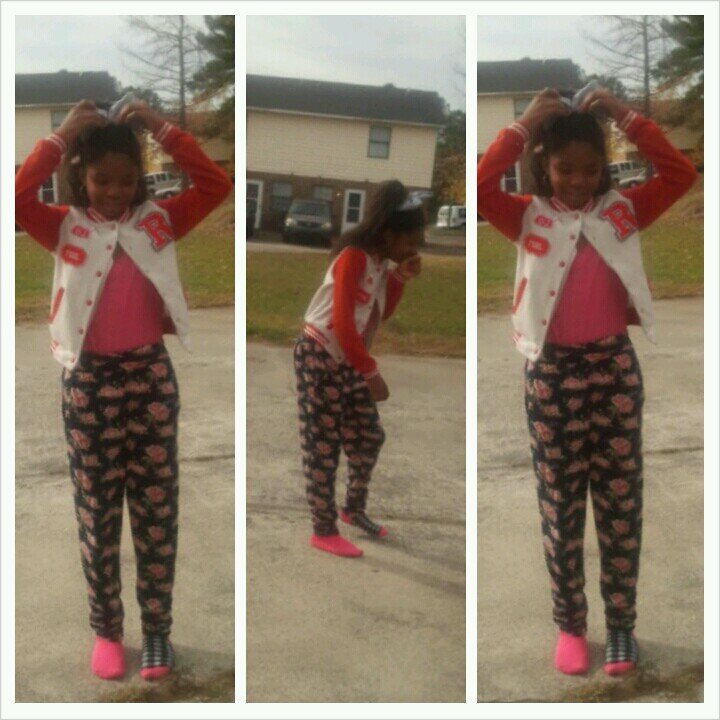 Thugging__'s profile picture. Blowing Swishers