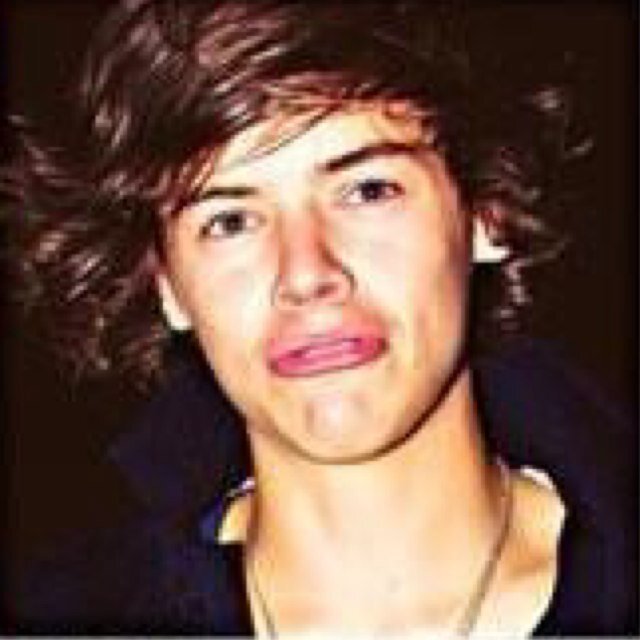 Hey! pls go FOLLOW my main @SrryTooFugly plasee I'll love you