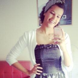 “É bom sorrir sem ter um motivo, é ótimo estar feliz sem ter um porquê.” :}