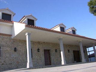 Alojamientos Rurales en Colmenar del Arroyo (Madrid), situados en plena Naturaleza. También organizamos bodas, comuniones y eventos a tu medida.
