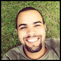 Canto, toco , sou compositor a 9 anos, Amo demais viver Pra Deus e Servir somente a ELe