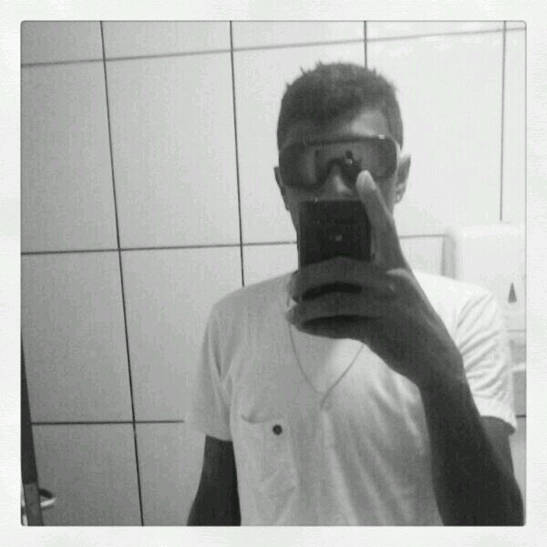 Deus ta cmg, contra mim niguém sera!             wpp: 91298860 chama la