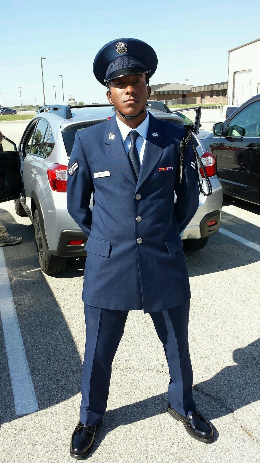 23 years old, an airman in the air force, and enjoying life day by day. Nothing can stop me