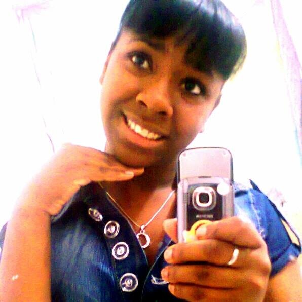 Sou Serva do DEUS maravilhoso grandioso poderoso e amooo louvar a ele por que ele merece toda onrra e gloria
