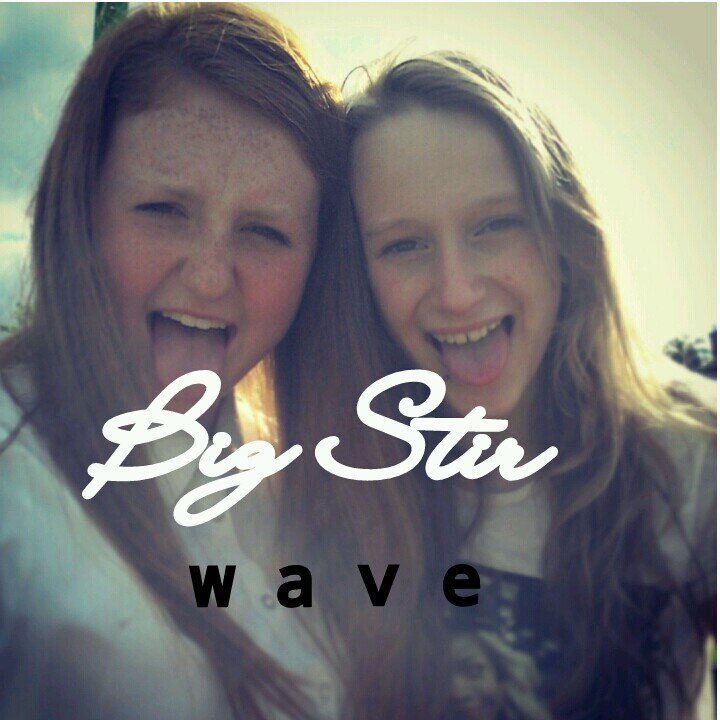 *WAVE* the new album is OUT NOW: http://t.co/scMpWuPy41...  *ARMS* out now!: http://t.co/1GkNPOiwDG Official Video: http://t.co/9mk0d0eKFw
