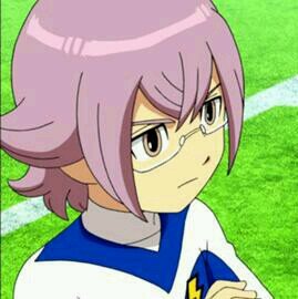 Juego de defensa en el Shinshei Inazuma Japón y Earth Eleven con el dorsal n°4|¡Soy el más inteligente de todos!|@Minaho_KazutoSP es sólo mío|