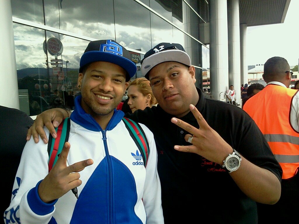 Official Twitter Of Creasy Presidente Del @FCJyRHonduras  Fan #1 De ♫ @jowell1 & @Randynotaloca  ♪  WhatsApp: +50487976758#RKBoyz