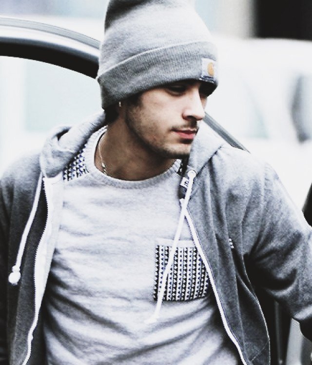 Just followed you to let you know that you are amazing and beautiful and worth it, im glad you exist | @sweetcheekmalik