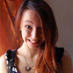C'era una volta una ragazza che amava leggere&disegnare con sottofondo metallico/rockeggiante...