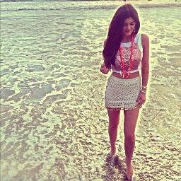 FOLLOWS YOU
im the real kylie jenner this is my 2nd account
Los Angeles