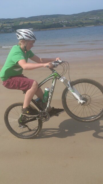 Hi my name is callum stewart and I love cycling and rugby