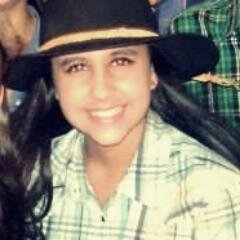 Quero um namorado  fiel, de preferênça que venha de bota e chapéu!!
segue lá ok? http://t.co/EAevNAmqUa