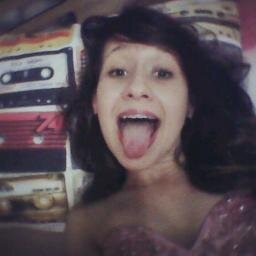 Podem me apunhalar pelas costas, que eu sempre viro de frente e devolvo com dignidade.