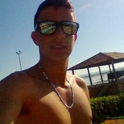 Sem desandar, sem humilhar ngm. É assim qe eu quero ser, sim, um cara melhor... Não melhor do que ninguém, mas o melhor qe eu puder ser ;))