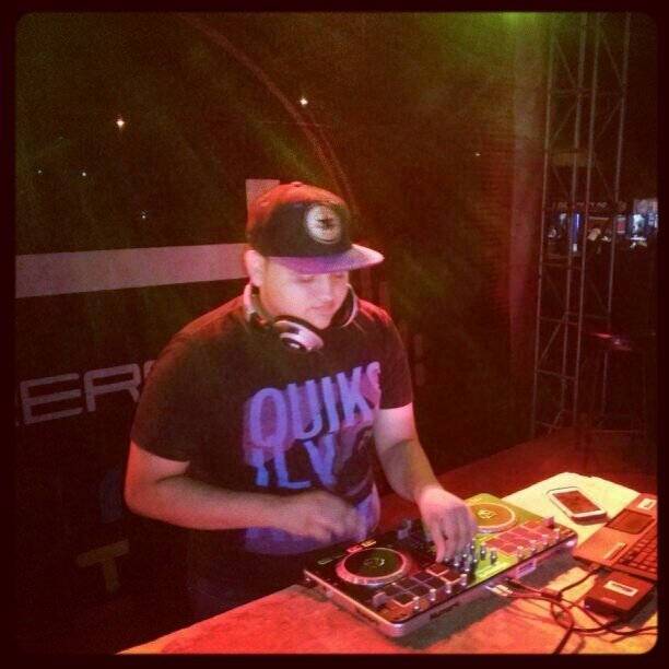 Dj para todo tipo de evento discoteca eclipse movil