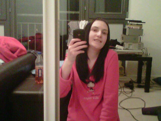 Hi ma names Amanda, I'm 27 from glasgow. Love to go out n party wiff my friends use know who use are :) anyfin else u wanna know jst ask thanx xxxx