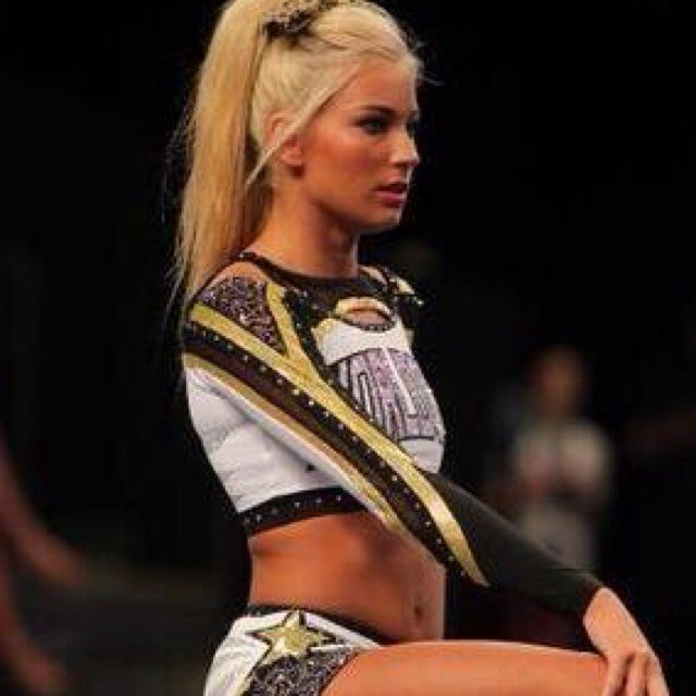 ✨Mirror, mirror on the wall, who's the fiercest of them all?✨ Allstar & HS cheerleader✨ my sister is @from_bows2toes.