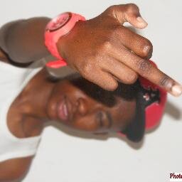Sou um Cara Lindo Simpático , Meigo , Doce ,    
 Yeah Tudo de bom
 se Quiseres saber + follow me and I'll Follow you    Back