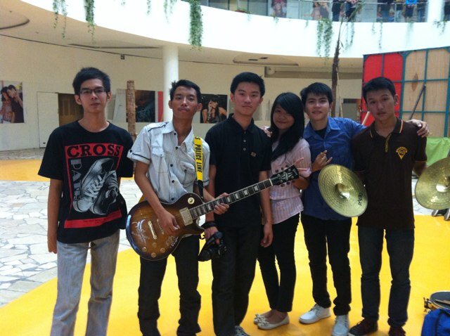 GenerasiAmor's profile picture. Tak ada keberhasilan tanpa sebuah perjuangan yang gigih dan keras didalamnya! God bless