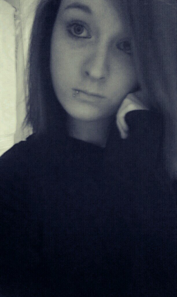 FallenTragedy's profile picture. names Sydney I'm old enough lol I'm quiet and shy but then you know me well i talk and never shut up . I love taking pics I'm a addict and for video games lol