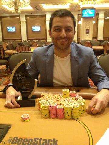 Jogador Profissional de Poker e adoro esportes radicais