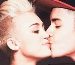 SMILER, DIRECTIONER,BELIEBER AND 5SOS