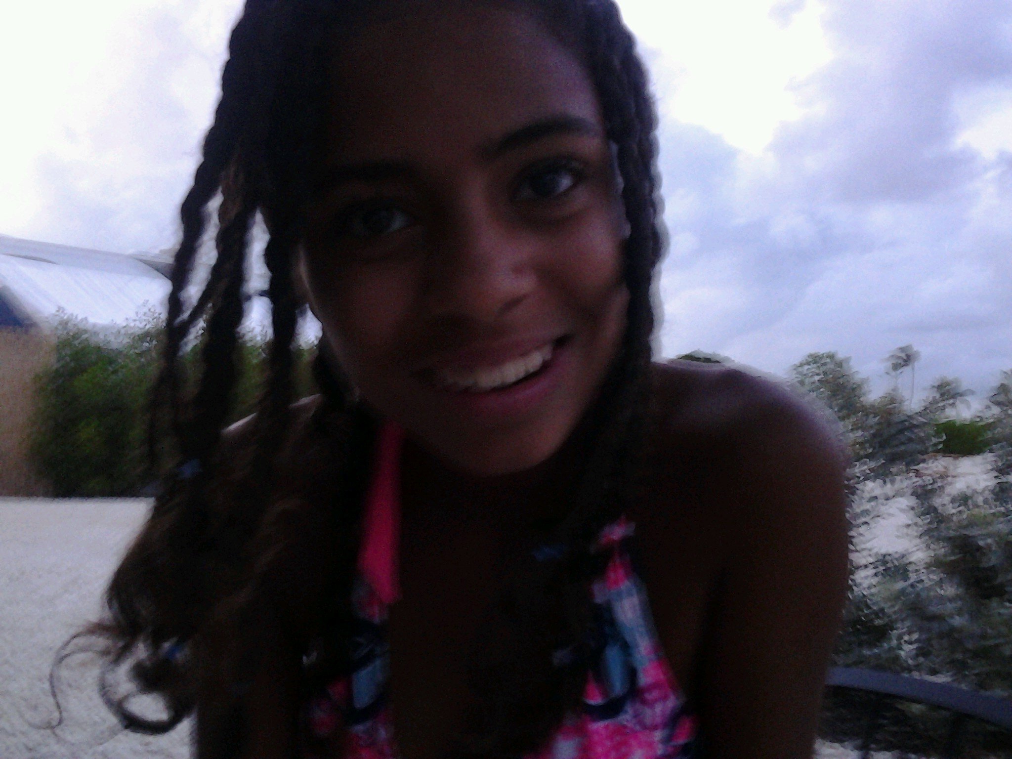 Im nijah,14,live in florida,one brother that's pretty much it bye!!Lohanthony fan 4ever