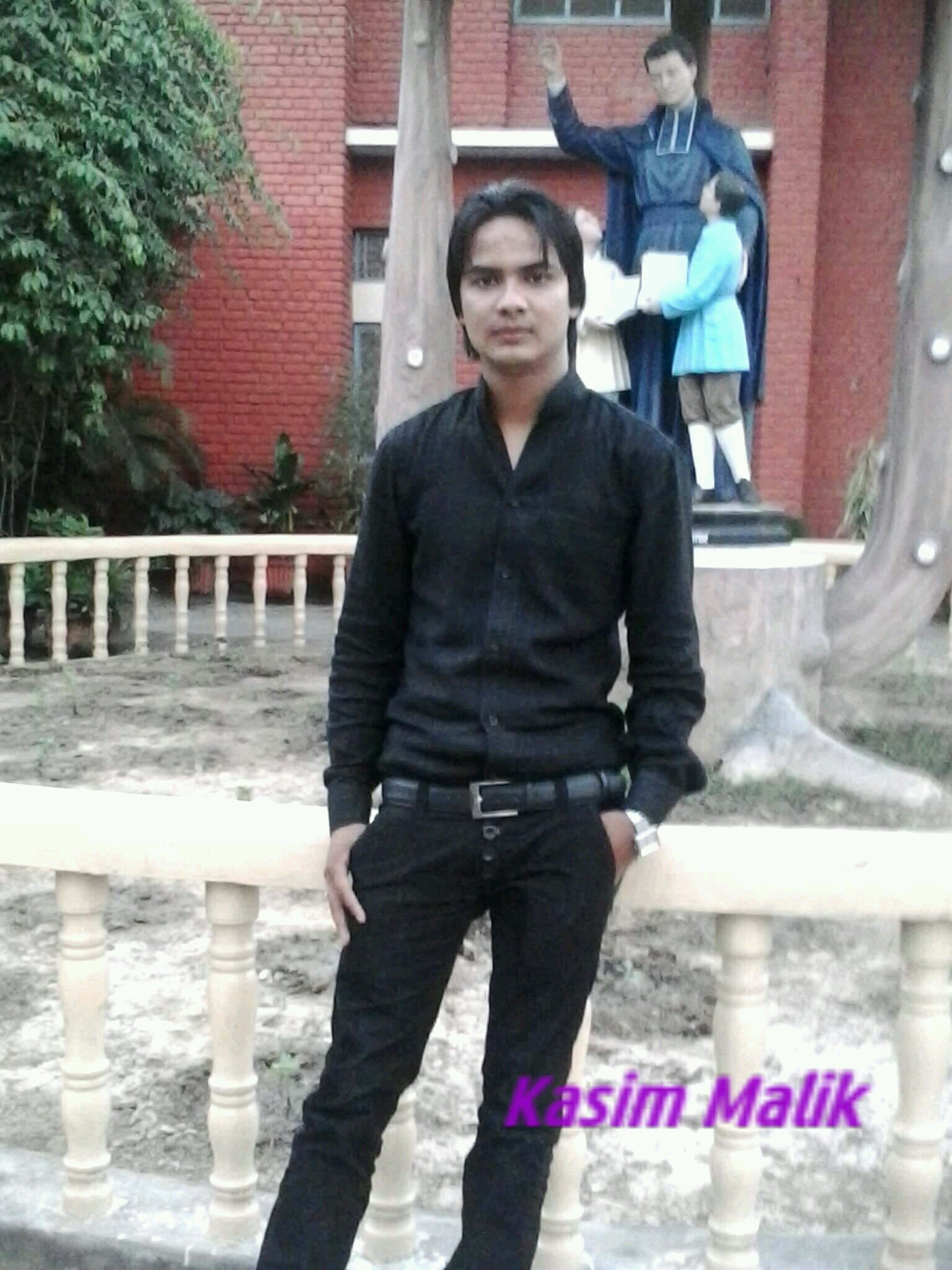 kasimmalik414's profile picture. I study in iimt meerut