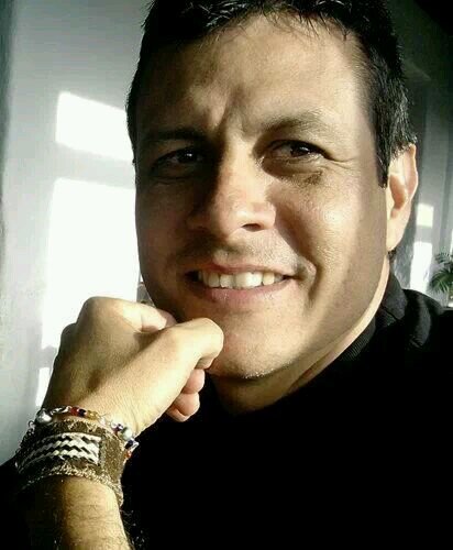 diseñador apasionado por la fotografia, los viajes y la buena mesa. enamorado de la vida