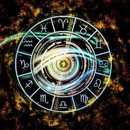 Astrologs ar nedaudz citādu skatījumu uz horoskopiem, kurš zvaigznēs meklē dzīves laimi nevis dzīves jēgu.