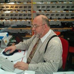 neves_morgado's profile picture. 60 anos,solteiro e livre, amigo do amigo, e com o lema de vida ... nunca fazer aos outros o que não quero que me façam a mim...  estou aqui para troca ideias.