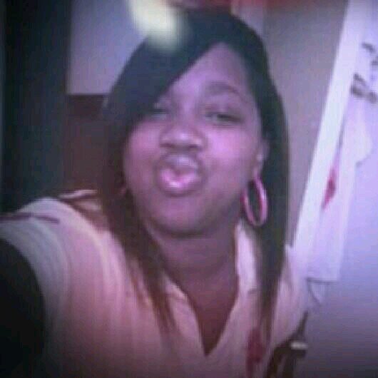 i only fw a few & if it aint u keep movin!!!luvin my aalyric..