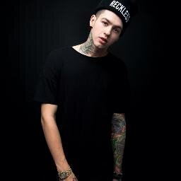 i'm T. Million. you can talk to me all the time. glad to meet you!  [Fake Account of @ilovetmills]  //เถื่อน แต่ก็เฟรนด์ลี่ รักแฟนคลับ รักแม่ยกค้าบ