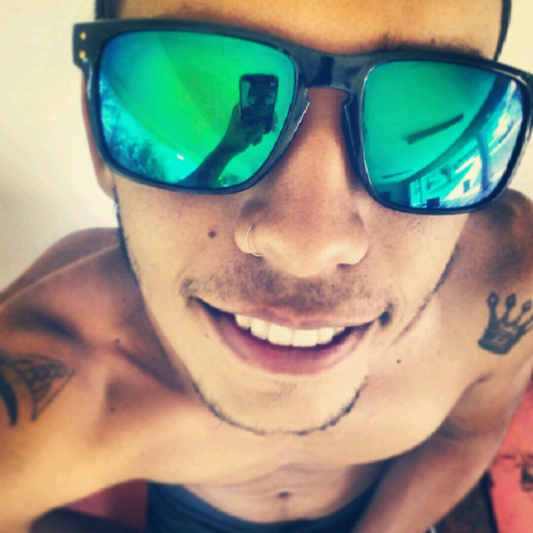 Mente para esse cara inocente, fala que ele ainda vai ser seu.