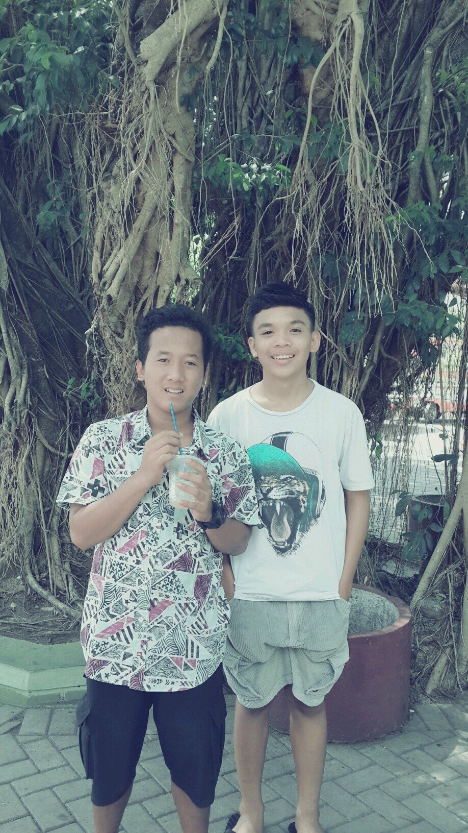 •Instagram :pu'twoagus,Line : putwo,path :putwo agus,skype :putwo_08 •