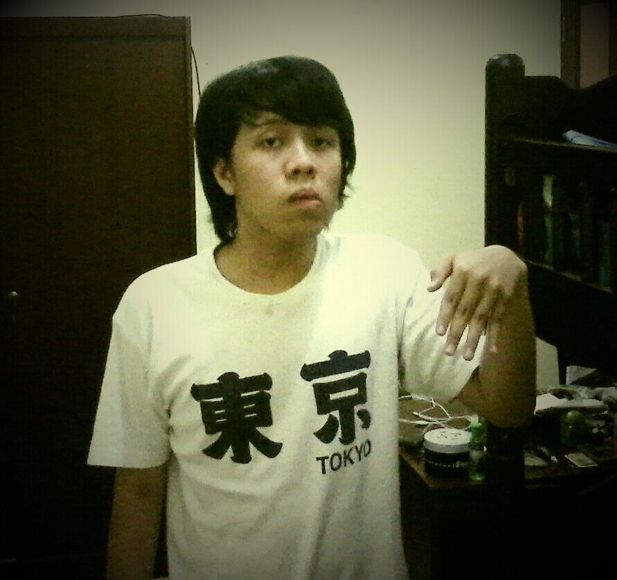 Neo-Sundanese songwriter, a surreal tweep