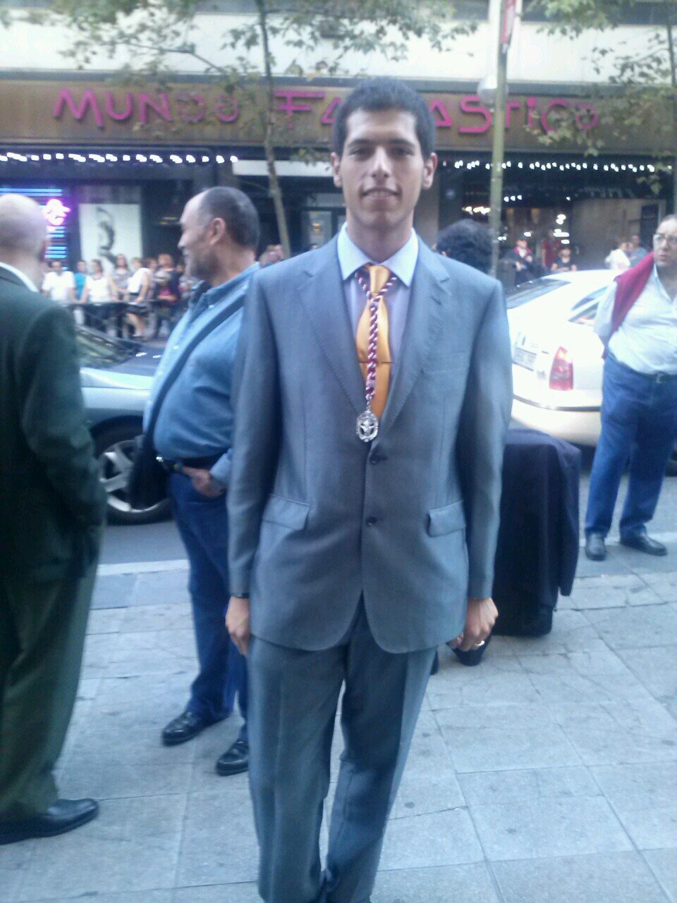 Maestro de Educación infantil.... (UCM) y Monitor de Ocio y tiempo libre :D