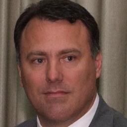 Ministro de Obras Públicas - Economista - Padre de Familia