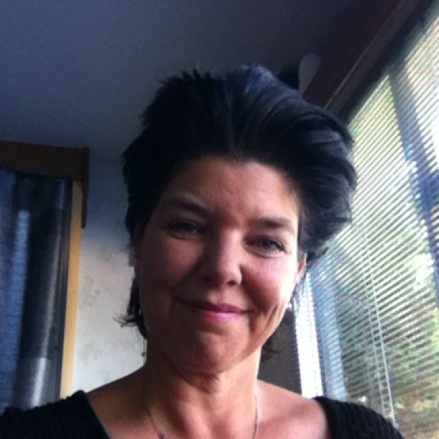 42 jaar, getrouwd, kids, office manager #uitzendorganisatie en hou van: #media #nieuws #humor #gadgets #electronica #telefoons #HRM #mijnkinderen #Oscar