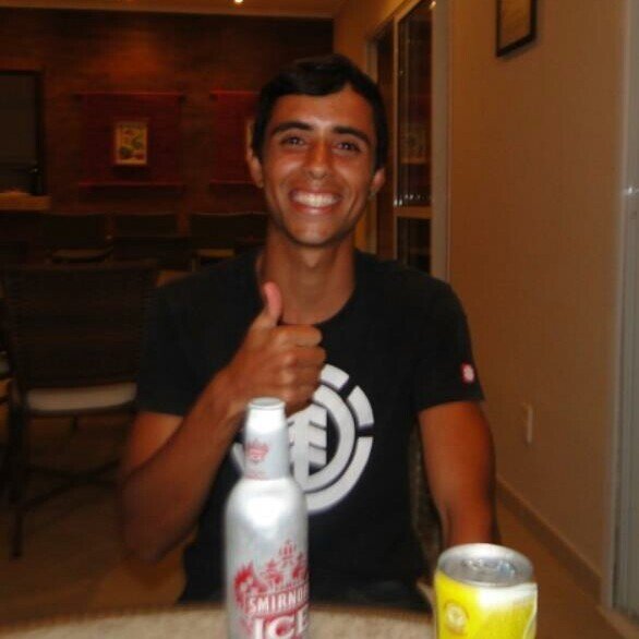 Eu não me apaixono eu sou apaixonante kk' ;)