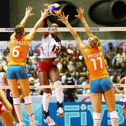 Me encanta el voley desde que era muy chiquitita. Espero que con esta cuenta veais todo lo bueno de jugar al voley.
Si os gustan mis tweets seguidme ;)