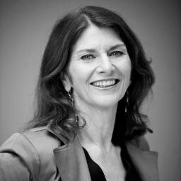 Trainer, recruiter en eigenaar van een website voor vrouwen met LEF onder de naam Redly Serious. Gek van reizen, fotografie, mode, films en maffe mensen!
