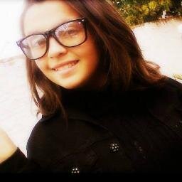 Eu não ligo para o que as pessoas pensam sobre mim, porque minha personalidade não é feita de opiniões e sim, de fatos.